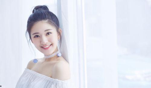 娱乐八卦吃瓜相关图片和素材下载,揭秘明星幕后故事,吃瓜群众狂欢时刻